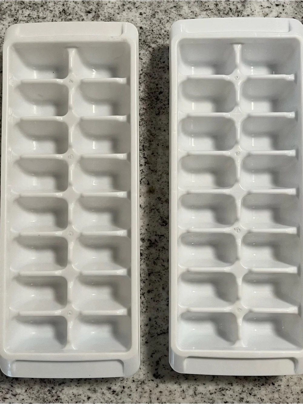 Vintage Rubbermaid White Plastic Ice Cube Trays Lot of 2 Stackable 16 Cube